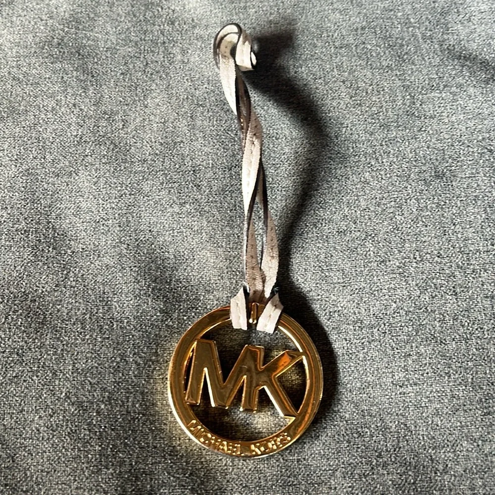 MK bag tag - Picture 1 of 2